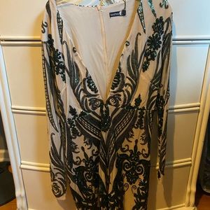 Green sequined bodycon mesh dress. Size 8 Boohoo. New with tags